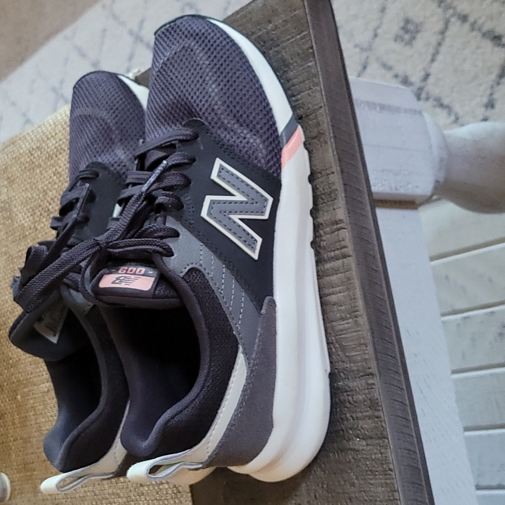 New Balance 009 sneakers